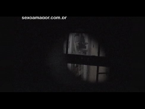 ❤️ Blondina este filmată în secret de un voyeur din cartier ascuns în spatele unor cărămizi goale ☑ at ro.assistentai.ru